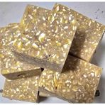 Keseroğlu Sazan Yemleme (Balık Yemi) Delikli Kare Mısır Küspesi (2kg)