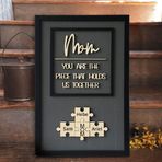 Kişiselleştirilmiş Anneler Günü Yapboz Parça İsim İşareti Anne You Are The Piece That Hold Us Together Ahşap Bulmacalar Babalar Günü Anneler Günü için Plaketler (18 x 28 cm)