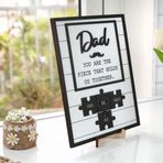 Kişiselleştirilmiş Oyma Ahşap Yapboz İşareti Bizi Bir Arada Tutan Parçasınız Baba, Baba, Baba veya Büyükbaba Babalar Günü için Özel İsim Plaketleri (20 x 25 cm)