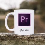Kitaplı Hediye Video Editörüne Hediye Kupa / Adobe Premiere Pro Tasarımlı Isme Özel Kupa - Beyaz