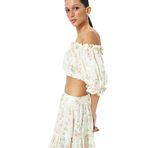 Koton Crop Straplez Atlet Çiçekli Fırfırlı Pamuklu Slim Fit