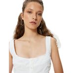 Koton Crop Üst Kolsuz Dokulu Düğmeli Dantel Detaylı Slim Fit