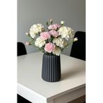 Koyu Gri Beton Dekoratif Vazo – 17 cm Kabartmalı Çiçeklik | Modern ve Minimalist Ev Dekoru | İskandinav Tarz Masa Üstü Aksesuar | Mireva Design