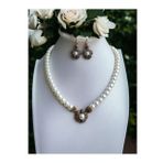 Kristal Taşlı Yonca Figür İnci Kolye ve İnci Küpe Seti