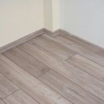 Krono Original Krono Modera Classic Derzli Laminat Parke Gümüş Meşe 8mm + 6cm Süpürgelik + 3mm Kapron Takım Kahverengi