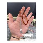 Kttesbihaksesuar 4x7 mm BİLEK BOY GALATASARAY RENKLİ HARFLİ SÜRMELİ TOZ KEHRİBAR TESBİH GÜMÜŞ KAPLAMA PÜSKÜLLÜ