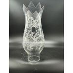 Kuğulu Avize Avize Lamba Camı.beyaz Motifli,ağız Kısmı Kesmeli (Alt Yuva ÇAPI:5.50CM-H:21.50CM) (E.14) Ve(E.27)Mum Ampul ve Normal Ampule Göre. - Şeffaf - Beyaz