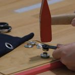 Kuşgözü No.31 (17mm) Kendin Yap Kiti, El Örgüsü, Kağıt İp, Makrome İp vs. Kumaş, Deri vs. Dikim Çantalar için Çekiçle Uygulama Aparatları ve 7 Adet Kuşgözü Takım-Paslanmaz Pirinç (siyah)