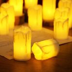 Kuzey Oyuncak 24 Adet Gün Işığı LED Işıklı Mum Sarı LED Mum Erimiş Görünümlü Işıklı Mum 6x3.5 cm Pilli LED Mum