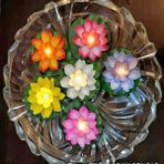 Kuzey Oyuncak Dekor Düğün Mumları 6 Adet Işıklı Su Mumu Suda Yüzen Lotus Çiçekleri Pilli Mum Water Floating Candle - Çok Renkli