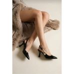 LARİNA SHOES GOLD TOKA DETAYLI SİVRİ BURUNLU RUGAN MALZEME STİLETTO İNCE TOPUKLU KADIN AYAKKABI