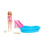 Larskas Barbie Bebek ve Havuz Oyun Seti, Tropikal Pembe Sarışın Havuz, Kaydırak, Havlu ve Içecek Aksesuarları ile Tek Parça Mayo