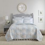 Laura Ashley Ana Sayfa - Kenna Koleksiyonu - Yorgan Seti -%100 Pamuk, Ters Çevrilebilir, Eşleşen Kırçıllı Hafif Yatak Takımları, Ekstra Yumuşaklık için Önceden Yıkanmış, Kraliçe, Peygamber Çiçeği,