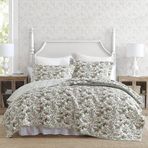 Laura Ashley - Kral Yorgan Seti, Eşleşen Yastık Kılıflı Ters Çevrilebilir Pamuklu Yatak Takımı, Her Mevsim için Çiçekli Yatak Odası Dekoru (Bramble Çiçekli Yeşil, King)