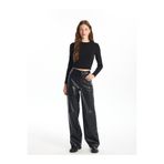 LC Waikiki Peak Yeni Sezon Dar Fit Kadın Deri Görünümlü Pantolon