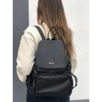 Lebina Kadın Sırt Çantası Yıkanmış Deri Malzeme ile 33 cm En 38 cm Boy 15 cm Derinlikte Günlük Kullanım - 000-Siyah