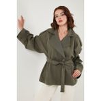 Lela Oversize Fit Kruvaze Yaka Kuşaklı Düğmeli Trençkot Bayan Trençkot 6839609 - Haki - Standart
