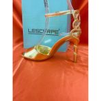 Lescarpe LES024 Altın Gold Bilekten Bağlamalı Yılan Topuk Detaylı Yüksek Ince Topuklu Ayakkabı Stiletto