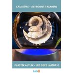 Letsii Ay Üstünde Astronot Tasarımlı Işıklı Cam Küre