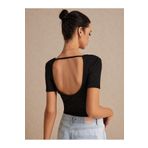 Liona V Yaka Sırtı Açık İpli Siyah Renk Fitilli Kısa Kollu Slim Fit Crop Top Bluz