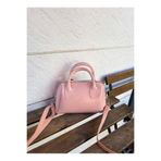 LİZZY BAG Pembe Suni Deri Kırışık Kumaş Tek Bölmeli Fermuarlı Ayarlanabilir Askılı El Omuz Çantası