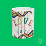 Love Is Love Yazılı Insan Hakları ve Lgbtq+ Mesajlı Gökkuşağı Temalı Hediyelik Porselen Kahve Kupası - Beyaz - 325 ml