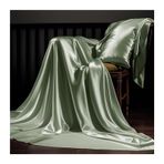 Lüks İpek Saten Nevresim Takımı 250 x 250 cm + 2 Yastık Kılıfı 48x74 cm - Yumuşak, Taze Hissi, Tek ve Çift Kişilik Yataklar için İdeal, Zarif Yeşil Renk, Ev Dekoru için Mükemmel