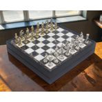 Lüks Sandıklı Metal Satranç Takımı Krom Kaplama Osmanlı Vs Bizans Figürler – Mermer Desenli 20 cm.