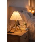 Lumera Tripod Gold Pileli Şapkalı Premium Abajur Modern Salon ve Yatak Odası Aydınlatması