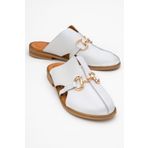 LuviShoes FAVOR Beyaz Cilt Hakiki Deri Tokalı Önü Kapalı Kadın Terlik