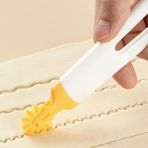 Mabeyn 4 Başlıklı Hamur Kesici ve Şekillendirici - Ergonomik Gövdeli Değiştirilebilir Başlıklı Kurabiye ve Mantı Kesici Seti - Option-1 - 001-Renkli