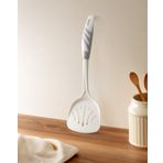 Madame Coco Chase Servis Spatula