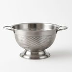 MallArt® 304 Paslanmaz Çelik Süzgeç - Kulplu & Ayaklı Tasarım | Makarna, Sebze ve Meyve Yıkama Kabı - Delikli, Bulaşık Makinesine Uygun (27 cm)