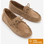 Marjin Kadın Oval Burun Hakiki Deri Bağlamalı Fiyonklu Makosen Dikişli Büzgülü Loafer Günlük Ayakkabı Tavon Camel Süet