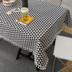 Masa örtüsü, vintage, boho, dikdörtgen kumaş, pamuk, keten, püsküllü tasarım, kırışmaz, yıkanabilir, tekrar kullanılabilir, mutfak, yemek masası dekorasyonu, siyah üçgenler, 100 x 160 cm