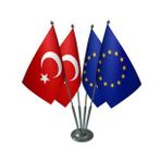 Masa Üstü Avrupa Birliği Bayrağı Türk Bayrağı Dörtlü Krom Direk Masa Bayrak Seti