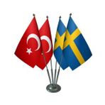 Masa Üstü İsveç Bayrağı Türk Bayrağı Dörtlü Krom Direk Masa Bayrak Seti