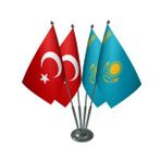 Masa Üstü Kazakistan Bayrağı Türk Bayrağı Dörtlü Krom Direk Masa Bayrak Seti