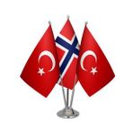 Masa Üstü Norveç Bayrağı Türk Bayrağı Üçlü Krom Direk Masa Bayrak Seti