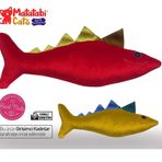 Matatabi Cats 28 cm Kırmızı Spino Balık Matatabili Peluş Kedi Oyuncağı