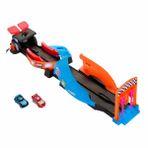 Mattel HPD80 Cars Karanlıkta Parlayan Yarışçılar Pist Seti