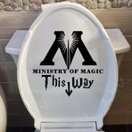 MAZ Distributions Ministry of Magic This Way Çıkartma Kalıp Kesim Vinil Çıkartma Duvarlar, Dizüstü Bilgisayarlar, Arabalar, Kamyonetler için | Siyah | MAZ-447