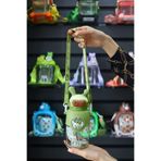M&B Water Bottle Astronot Tavşan Figürlü Matara, 750 ml, Yeşil, Çocuk Suluğu, Pipetli, Taşıma Kayışlı