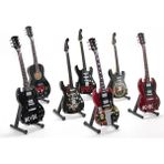 MCM Group Dekoratif Gitar Küçük Yahya-1 ( Lisinya )