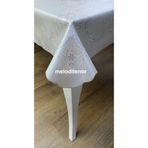Meiwa Kalın Deri Görünümlü Lüks İşleme Dantel Sedefli kolay silinebilir Pvc Muşamba Masa Örtüsü Bej 140 x 180