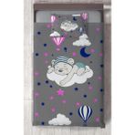 Mekta Home Bebek ve Çocuk Odası Bulut Üzerinde Uyuyan Sevimli Ayı Desenli Gri Yatak Örtüsü - Renkli - 140 x 220 cm