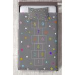 Mekta Home Bebek ve Çocuk Odası Yıldızlı Seksek Desenli Yatak Örtüsü - Renkli - 140 x 220 cm