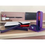 Merada Playstation 5 Pro ve Slim Uyumlu Stand ile Dualsense ve Kulaklık Tutucu Set (Gta 6 Tasarımlı) - Mor - Mavi