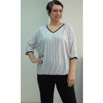Mertcan Butik Beyaz siyah çizgili V yaka eteği manşetli yarasa truvakar kol penye viskon tişört