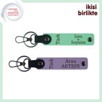 MiaWiki Türk Yazısı Temalı Kişisel İsimli Anahtarlık, Standart, MH-KAN-34275x2, açık yeşil-mor menekşe, üniseks-yetişkin